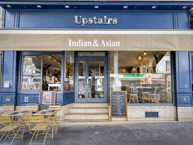 Upstairs Bistro Paris 