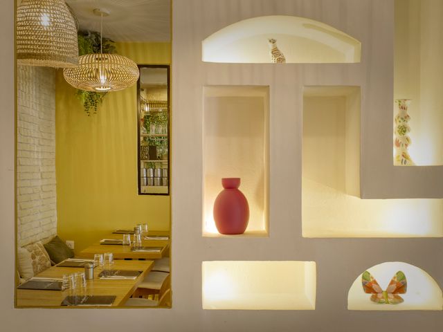 Upstairs Bistro Paris 